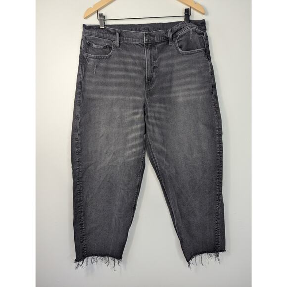 American Eagle Raw Hem Stretch Barrel Jean in Black - Picture 2 of 11